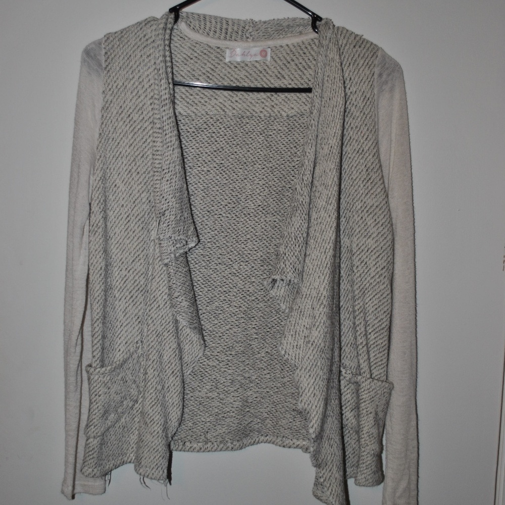 Stitch Fix -Cream w Black/Gray Tone Stitch Pattern